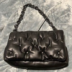 Zara shoulder bag with chain